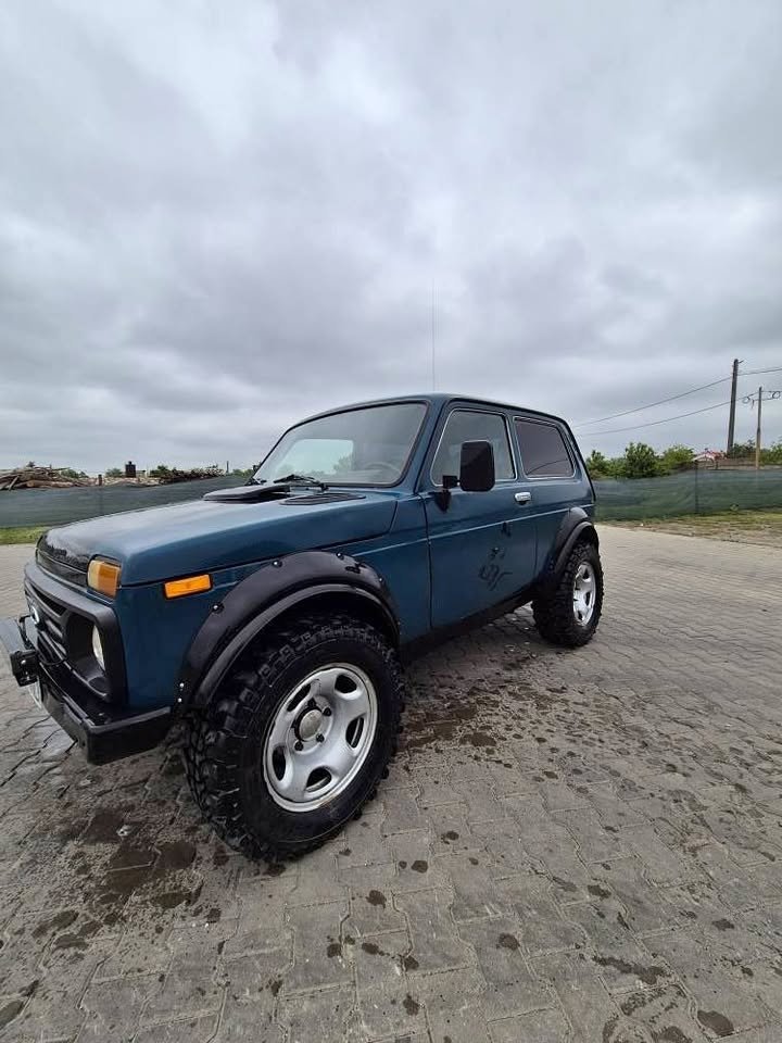 Vând Lada Niva sau schimb cu dubiță (pret euro)