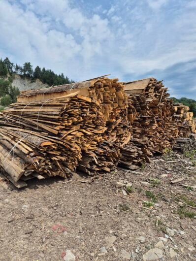 Vând paleți deșeuri brad și lemn de foc ✅️✅️✅️ 0721550322