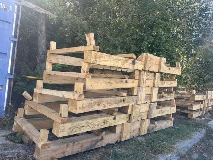 Vand Patrati/ dulapi/ lemn de foc foarte ieftin
