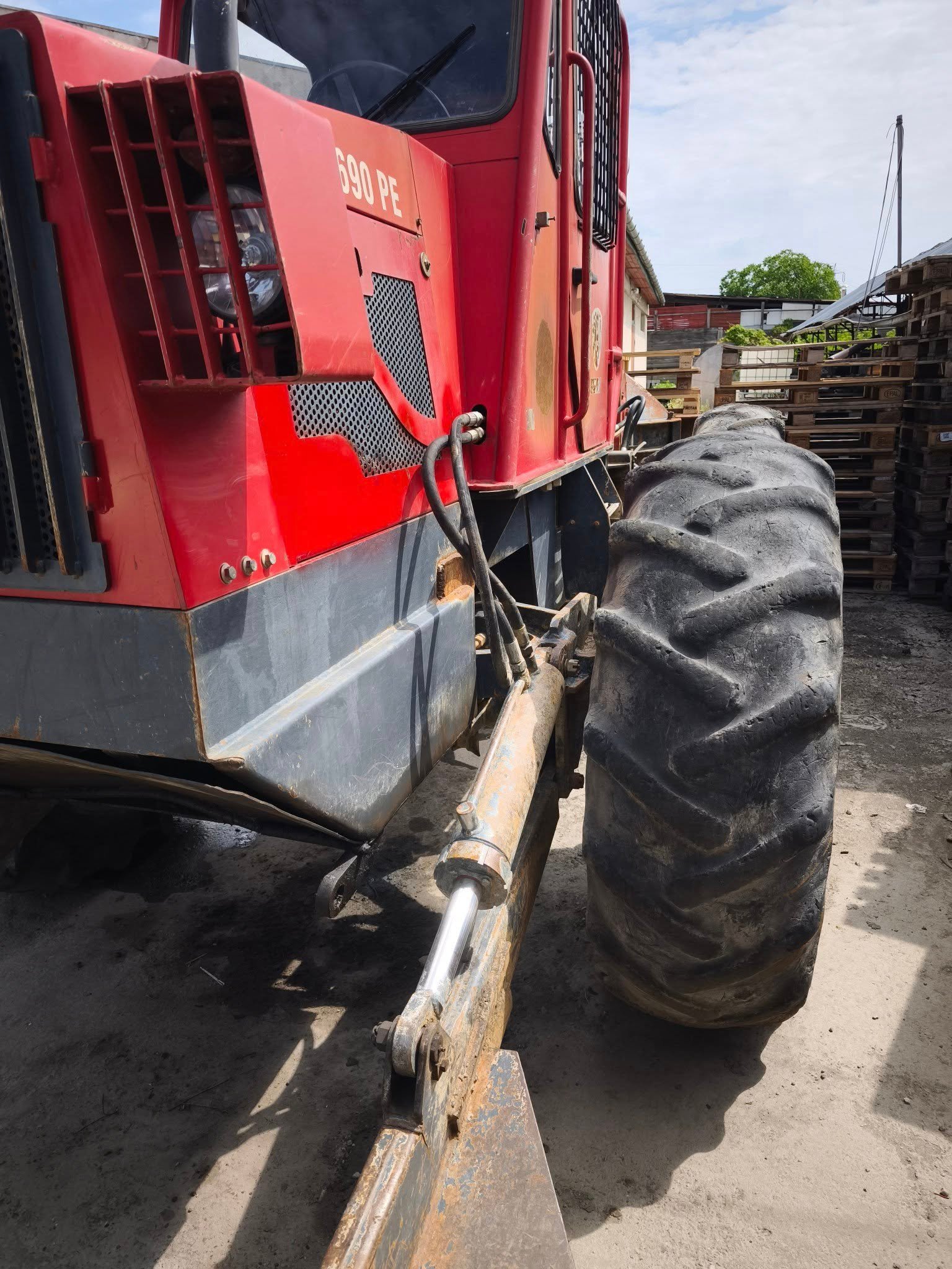 Vând Taf Perkins 690PE an 2017 cu factură, TVA deductibil. Pentru detalii sunați la 0740.350.848