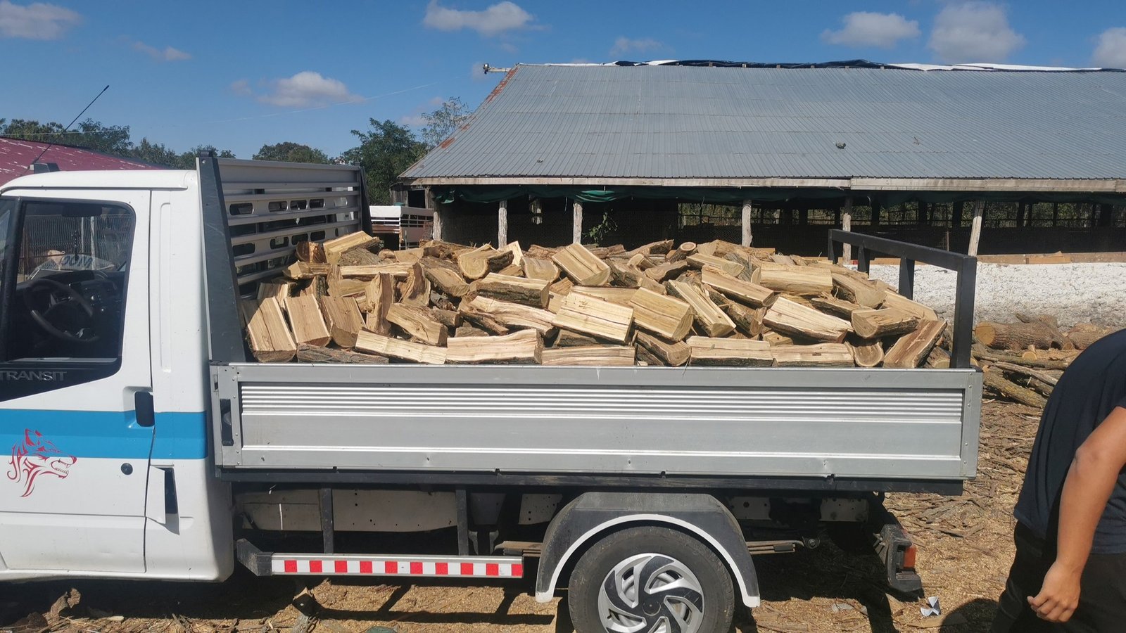 Vând lemn de foc calitate și cantitate în tot județul Constanța 0775329880