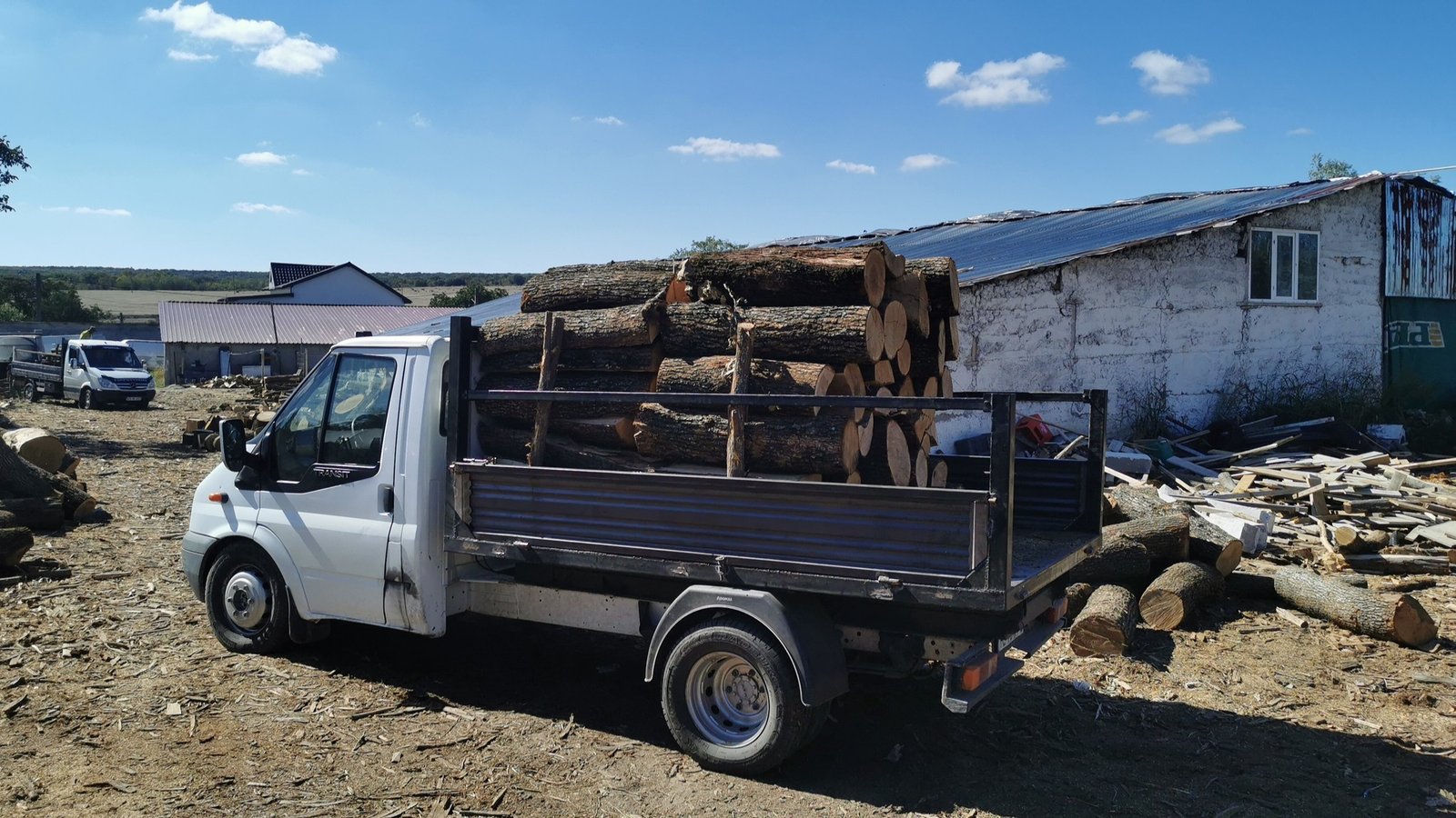Vând lemn de foc calitate și cantitate în tot județul Constanța 0775329880