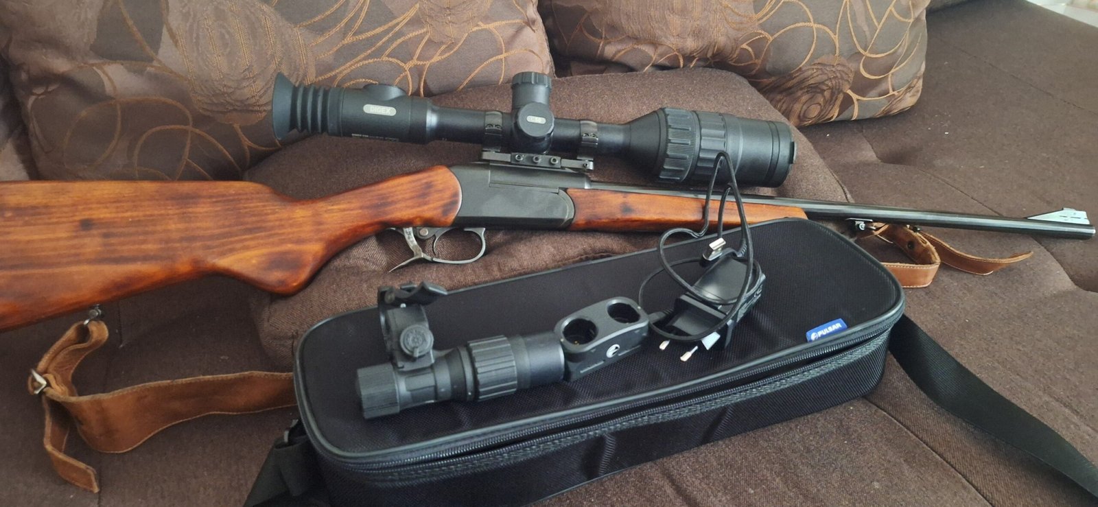 Se înstrăinează în condiții legale.Detalii în privat sau 0747475618.