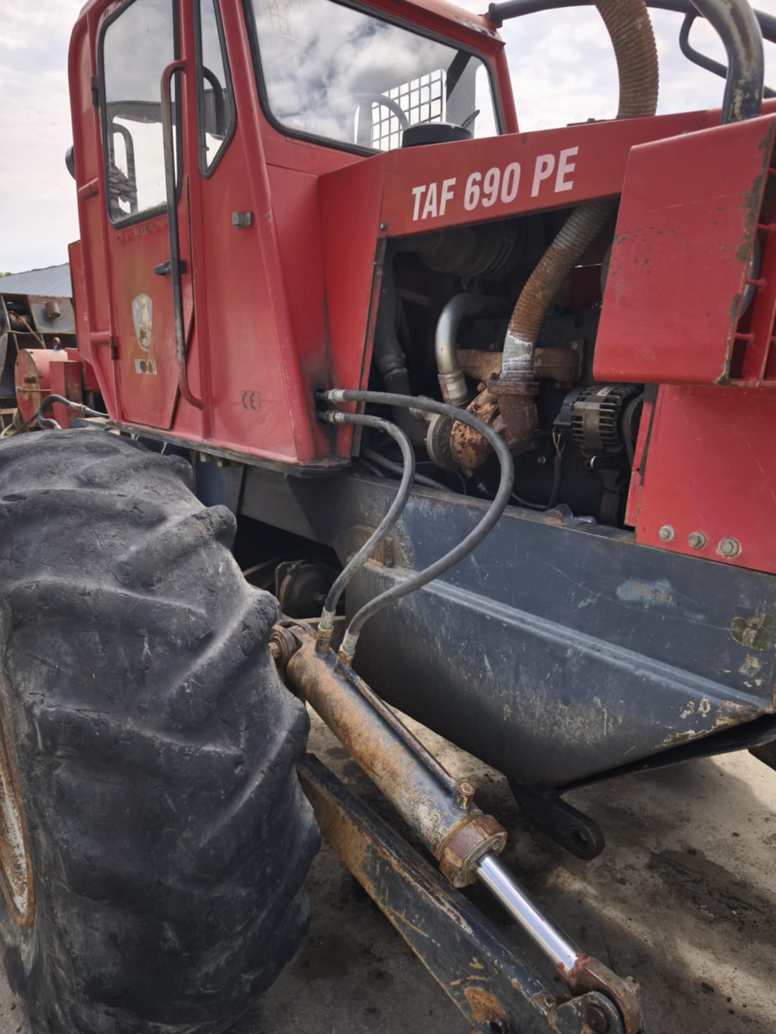 Vând Taf Perkins 690PE an 2017 cu factură, TVA deductibil. Pentru detalii sunați la 0740.350.848