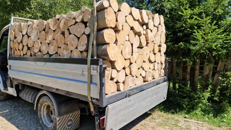 Aducem lemne de foc esență tare fag stejar frasin tăiată la dimensiunea dorita clientului detalii la tel 0754288503