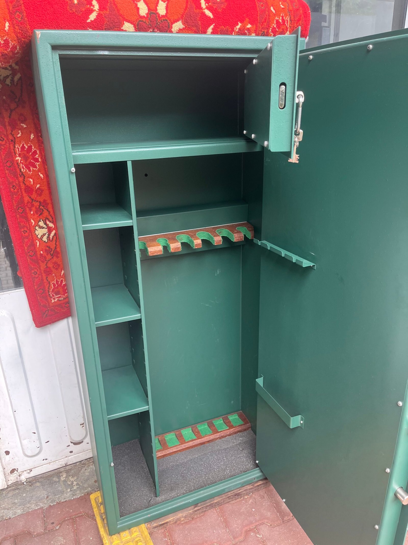 Dulap arme si muniție