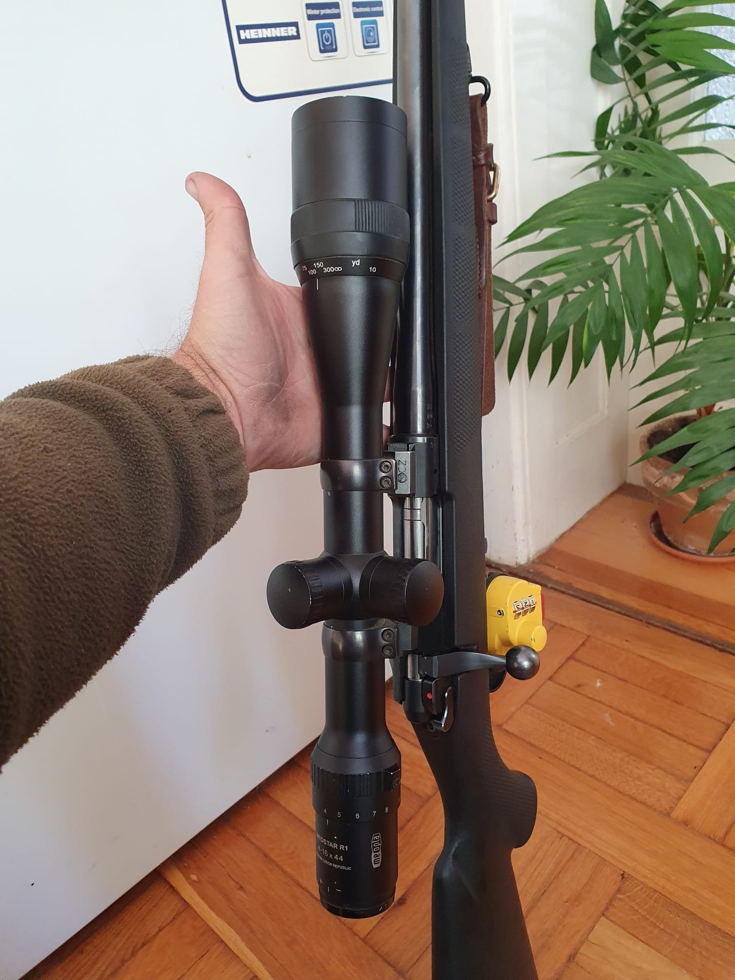 Vand luneta meopta r1