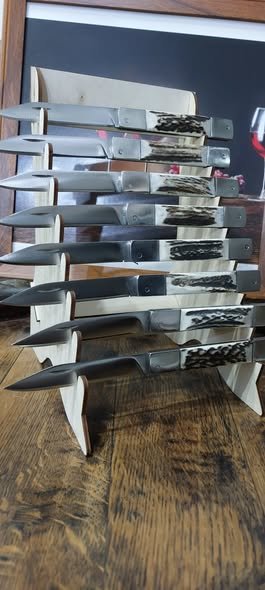 Briceag de calitate cu mîner din corn de cerb