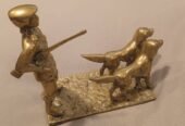 Figurina din alama ce reprezinta un vanator la vanatoare