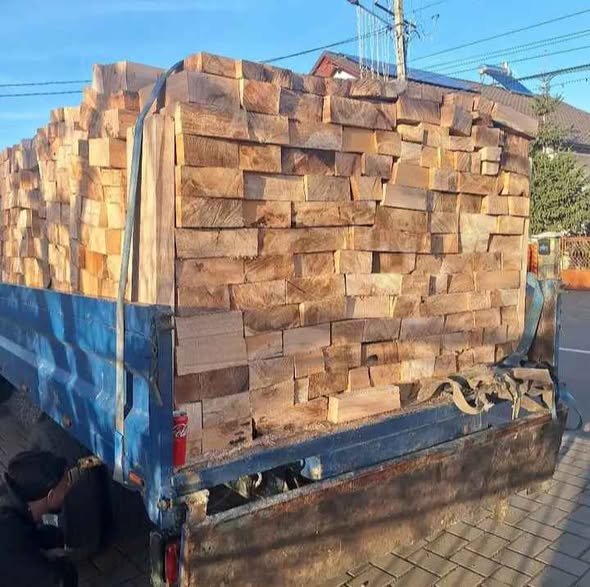 Aducem lemne de foc esență tare fag tăiate la dimensiunea dorita clientului detalii la tel 0754288503