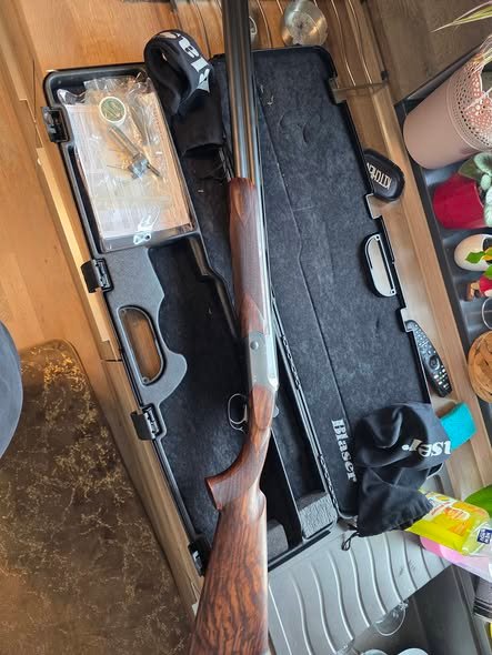 Blaser R8 Profesional 300 wm-15500 de lei