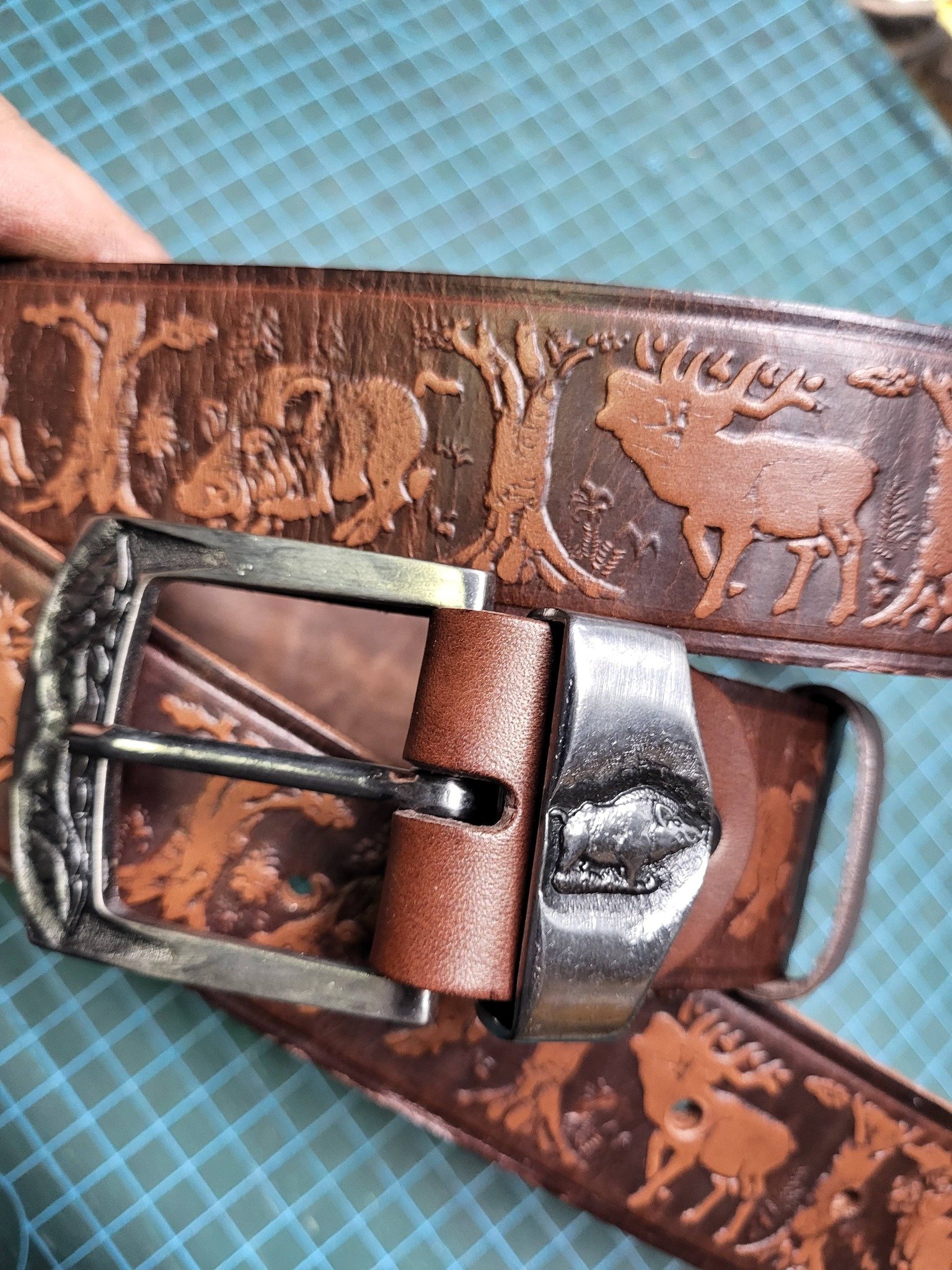 Curele piele modelate vânătorești