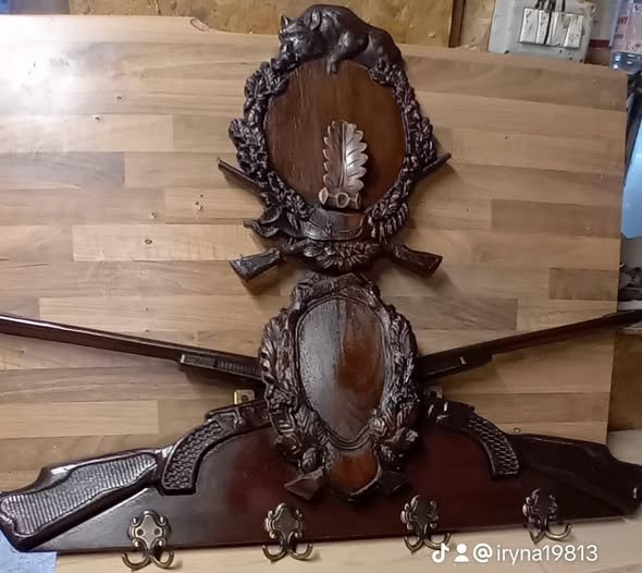 Suport pentru trofeele tale – UNICAT