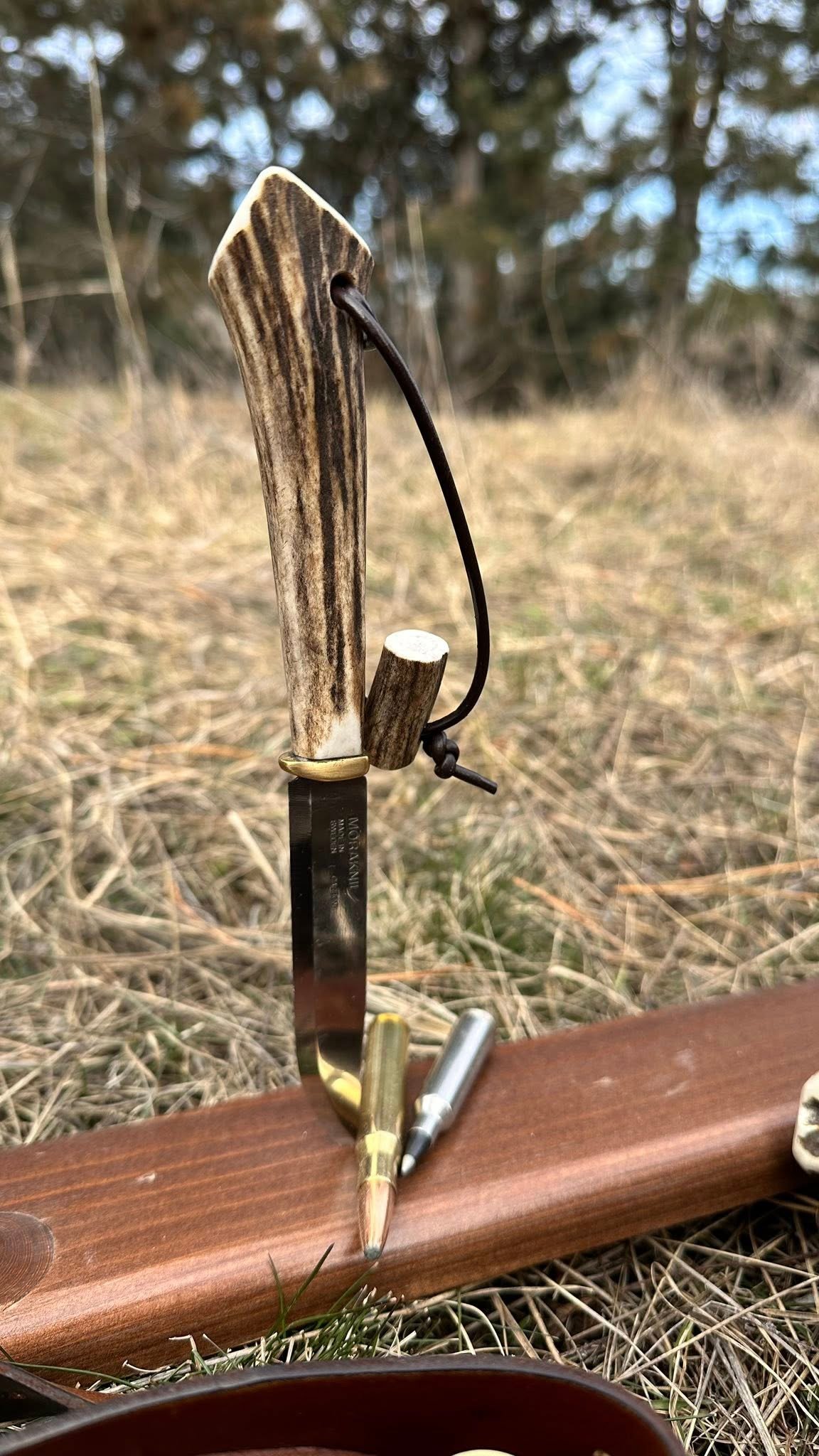 Cutite de vanatoare din corn