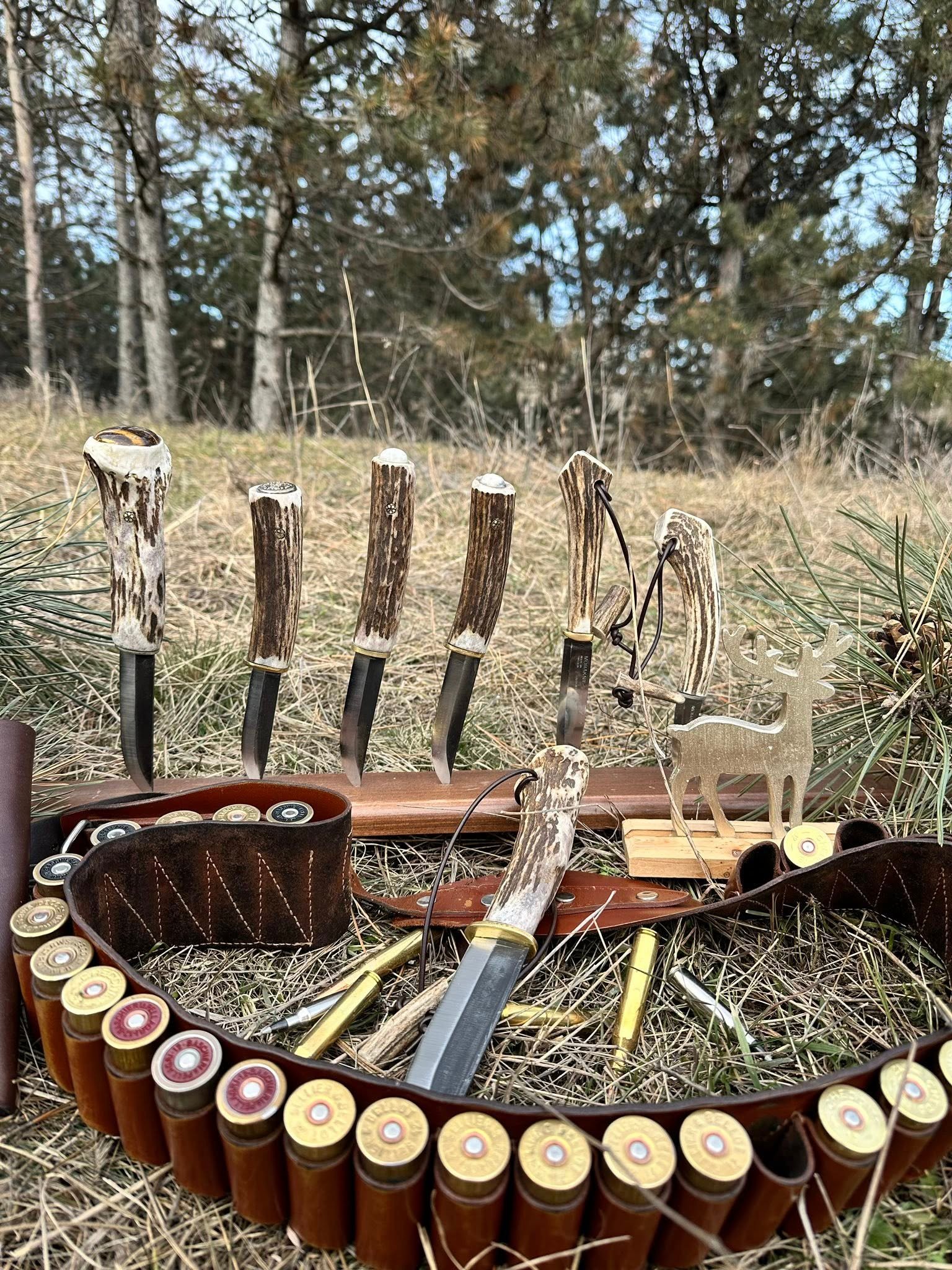 Cutite de vanatoare din corn