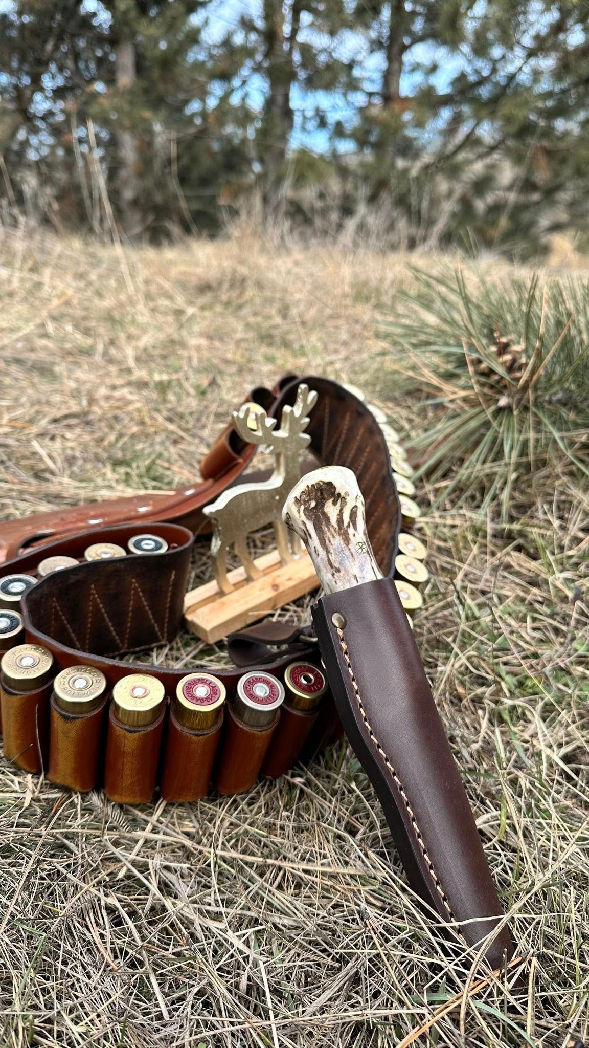 Cutite de vanatoare din corn