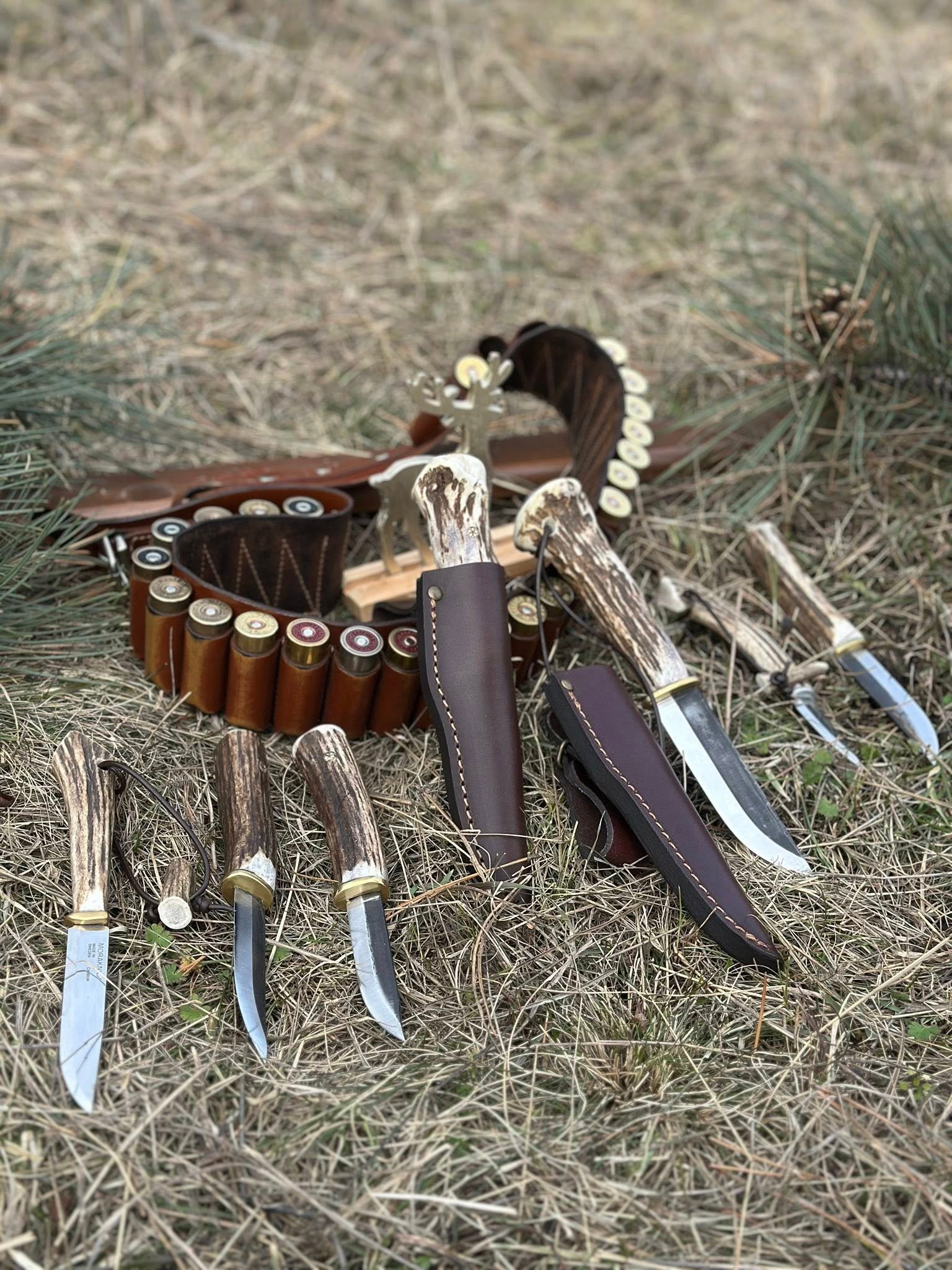 Cutite de vanatoare din corn