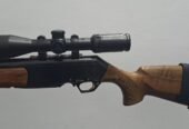 Semiautomata Browning Long Trac Hunter Nero Fluted, in calibrul 300