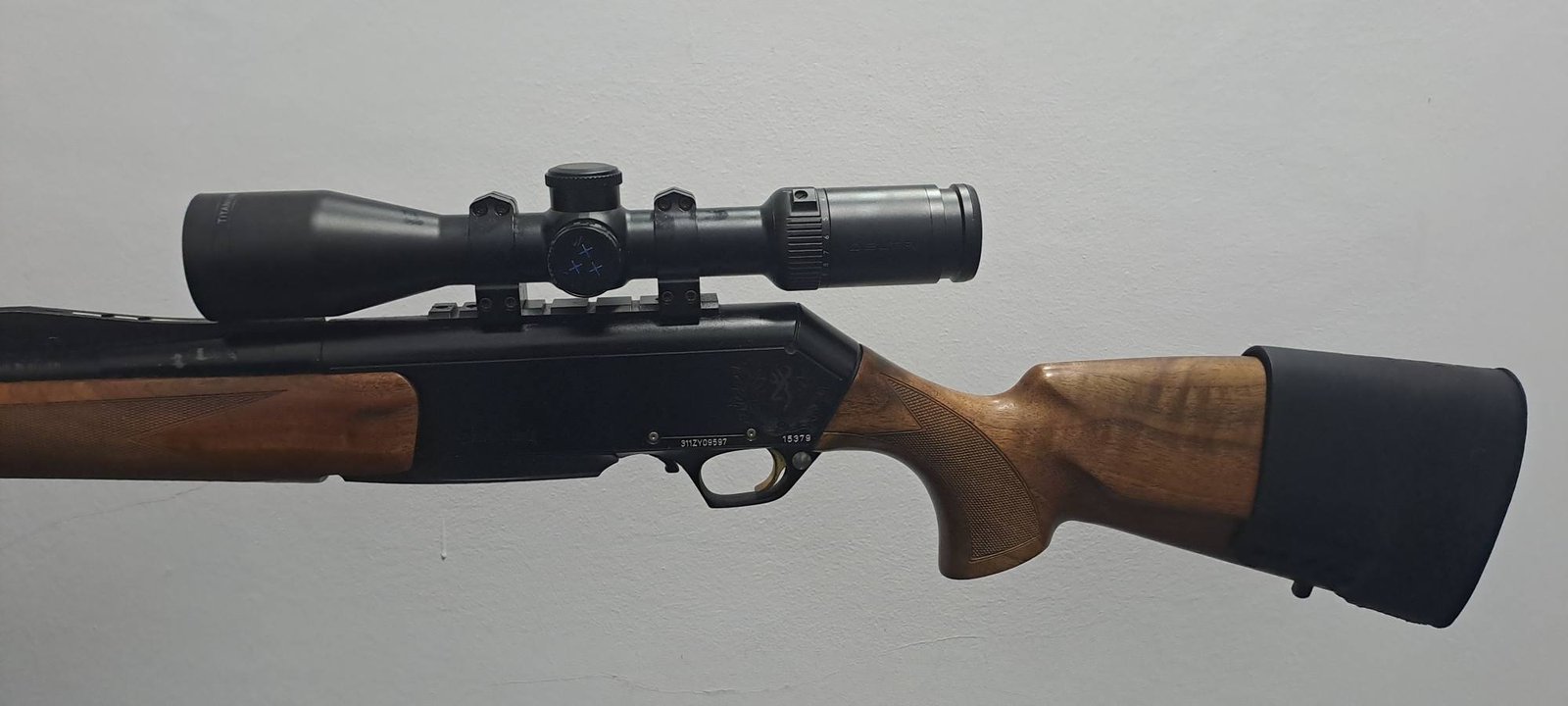 Semiautomata Browning Long Trac Hunter Nero Fluted, in calibrul 300