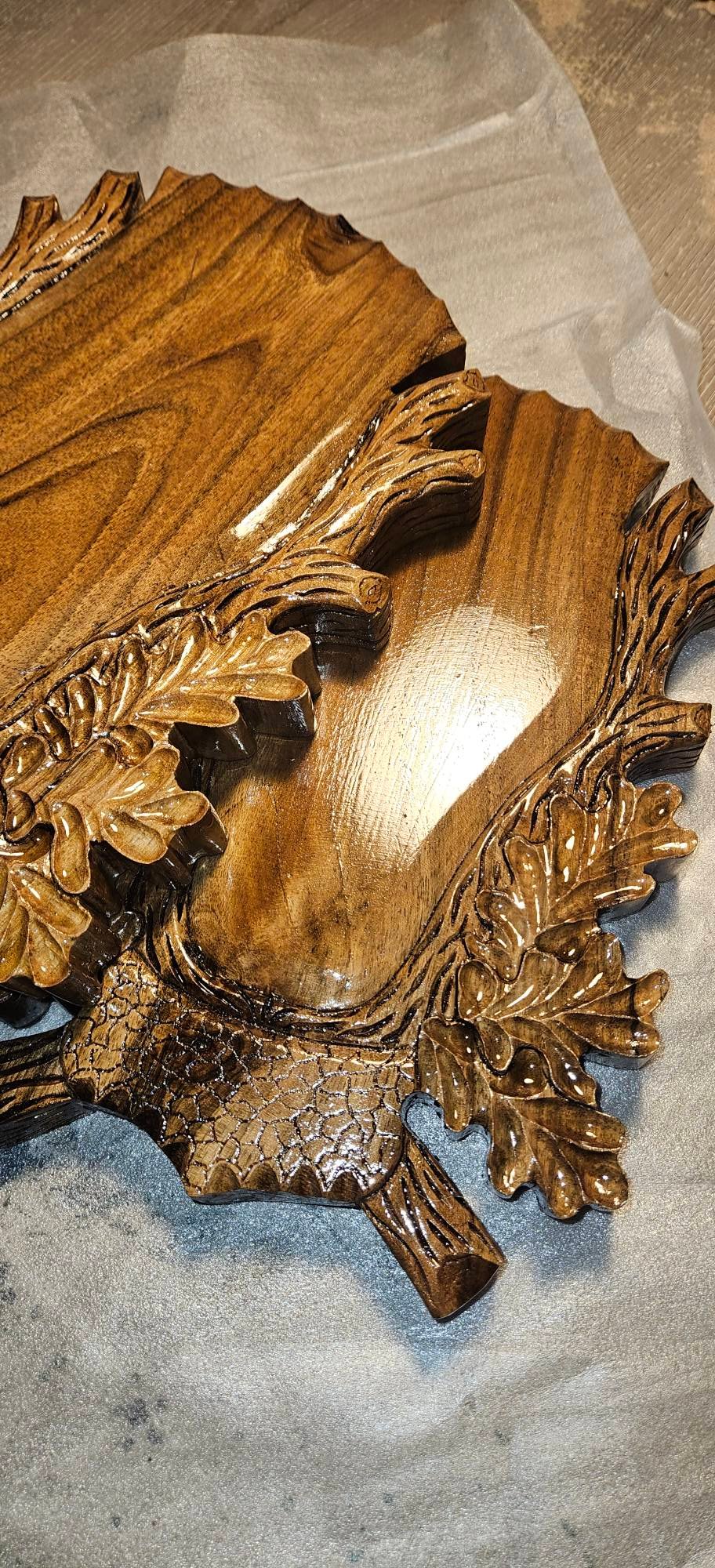 Panoplii vânătorești din lemn de nuc pentru prezentare trofeu căprior