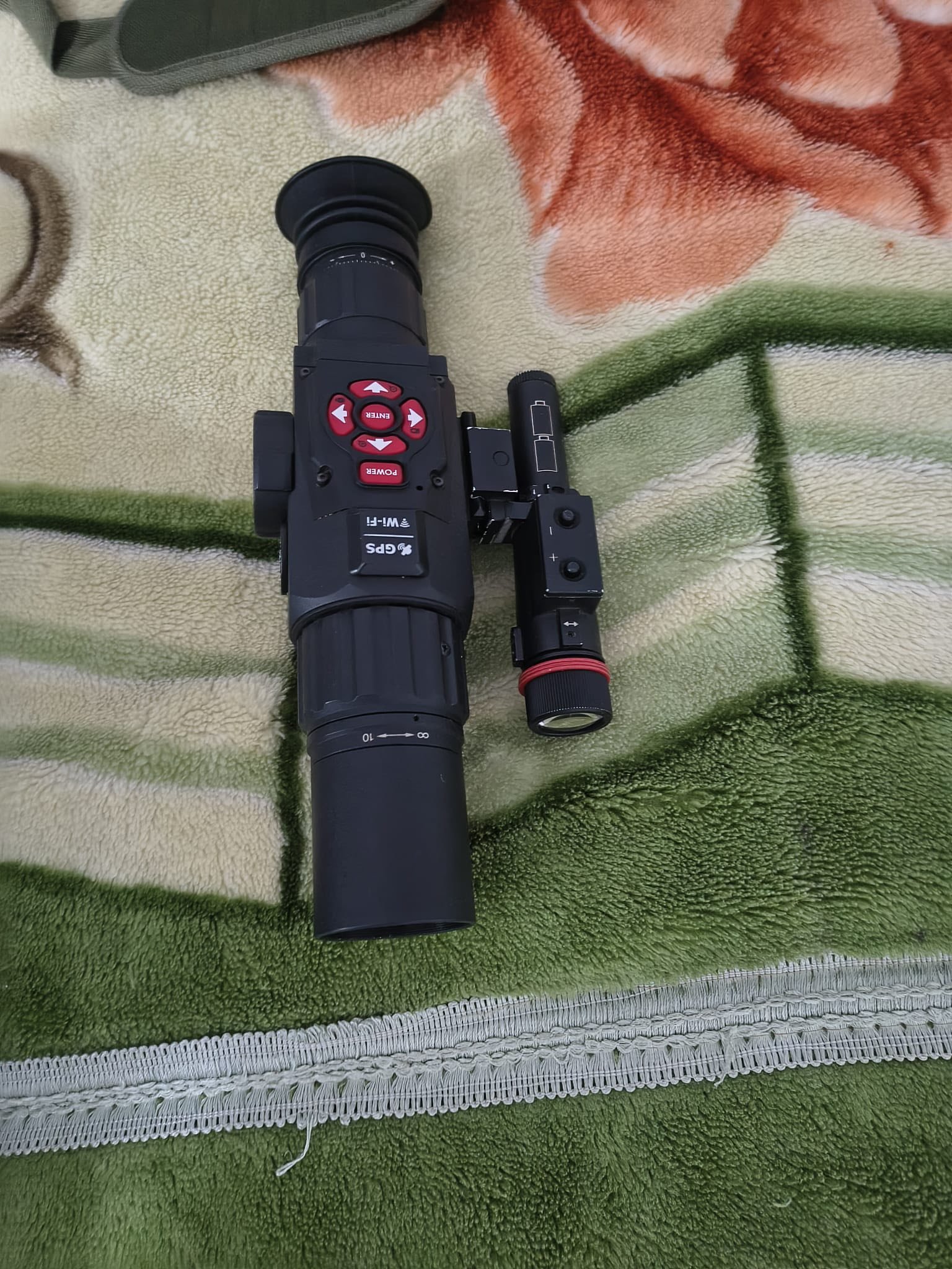 Luneta digitală, zi-noapte 3-12x,450€ negociabil