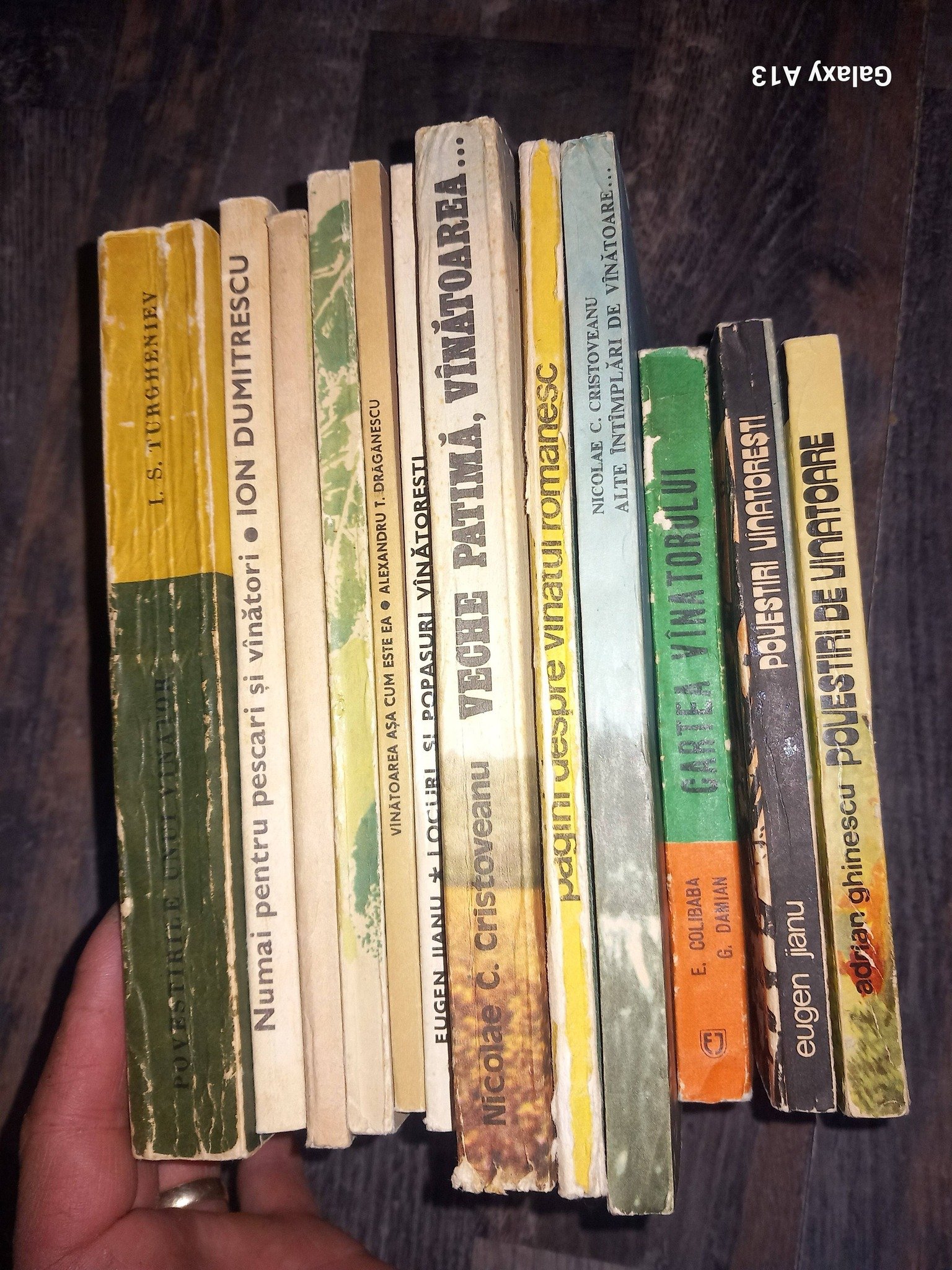 12 cărți vânătorești 100 lei