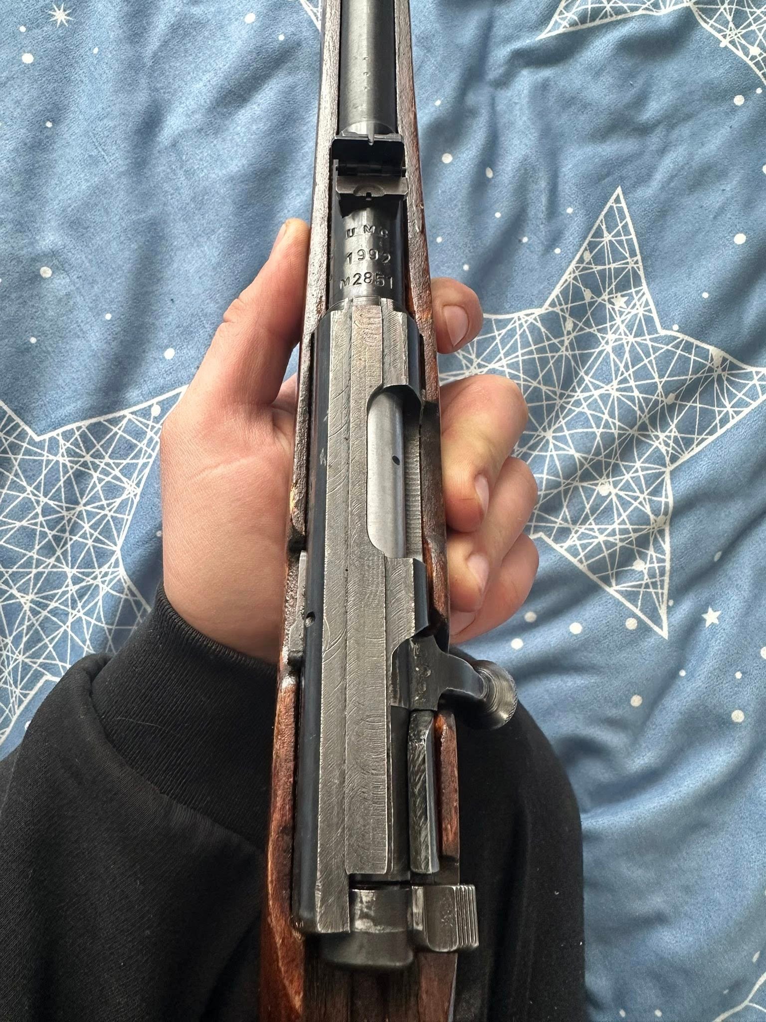 Îmi puteți spune unde aș putea găsi un adaptor pentru șină?