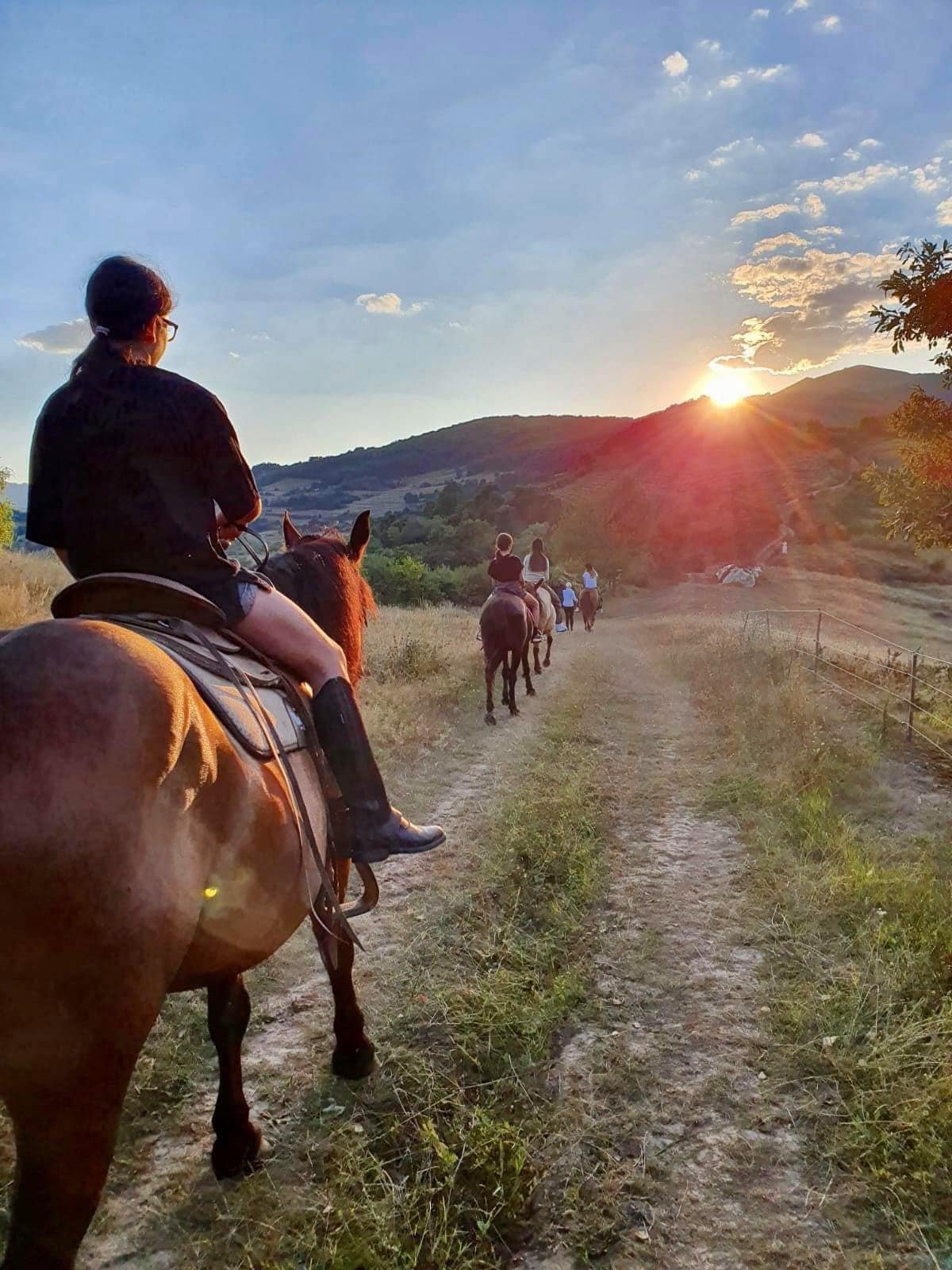 Centrul de Echitatie si Recuperare Colt de Rai