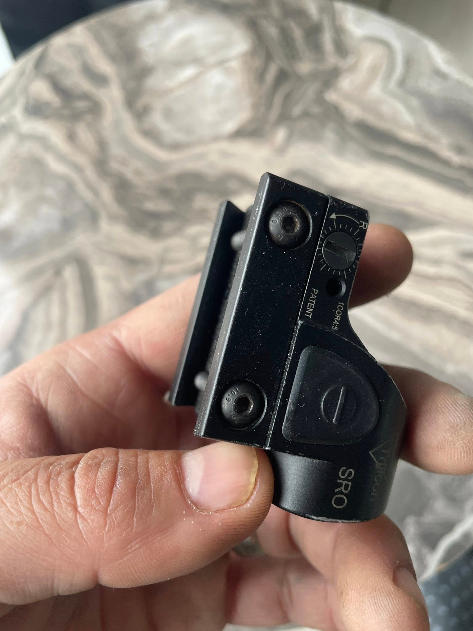 Se vinde redot Trijicon SRO 2.5 MOA Spec