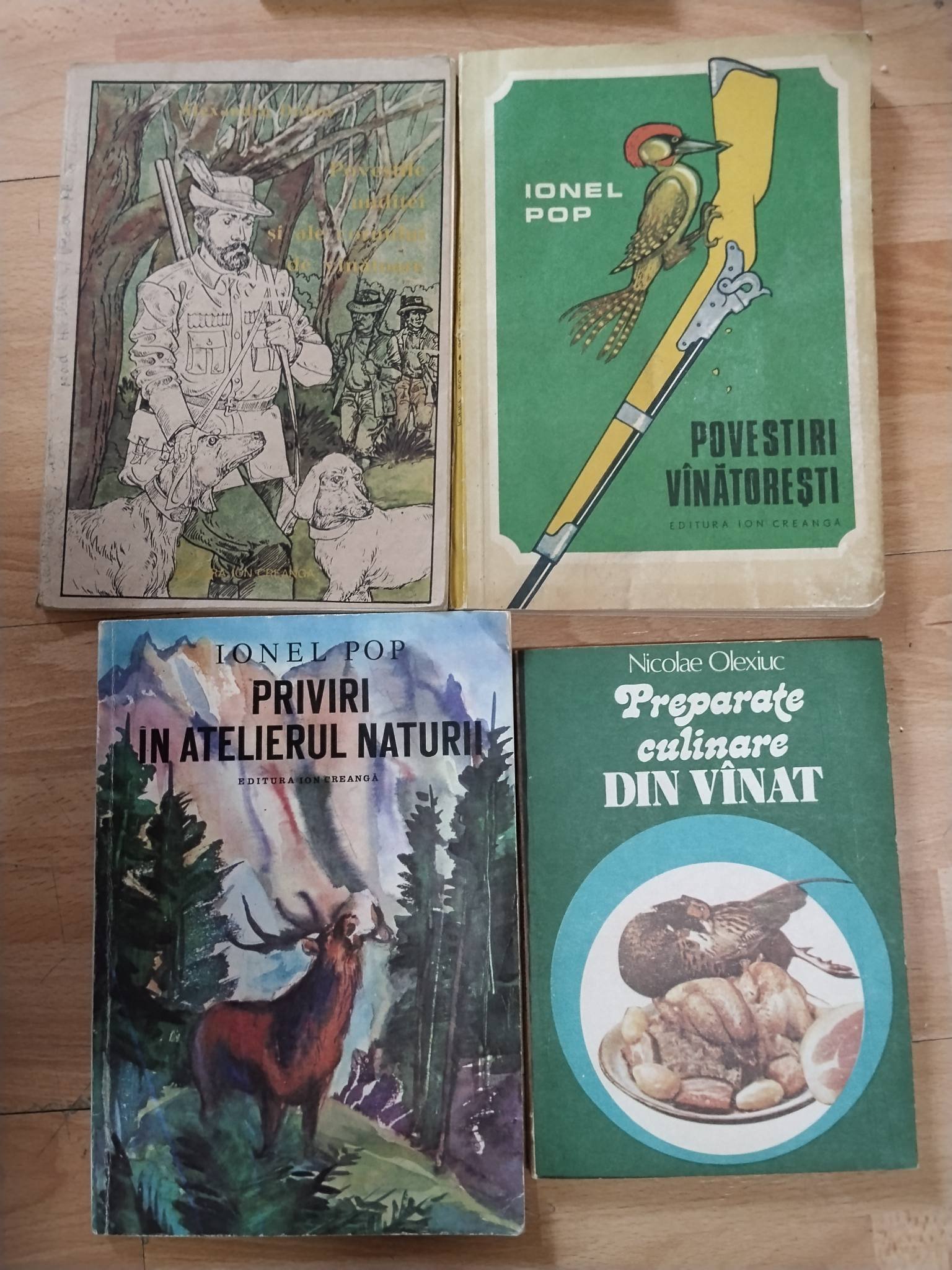 Lot cărți vânătoare, pădure.