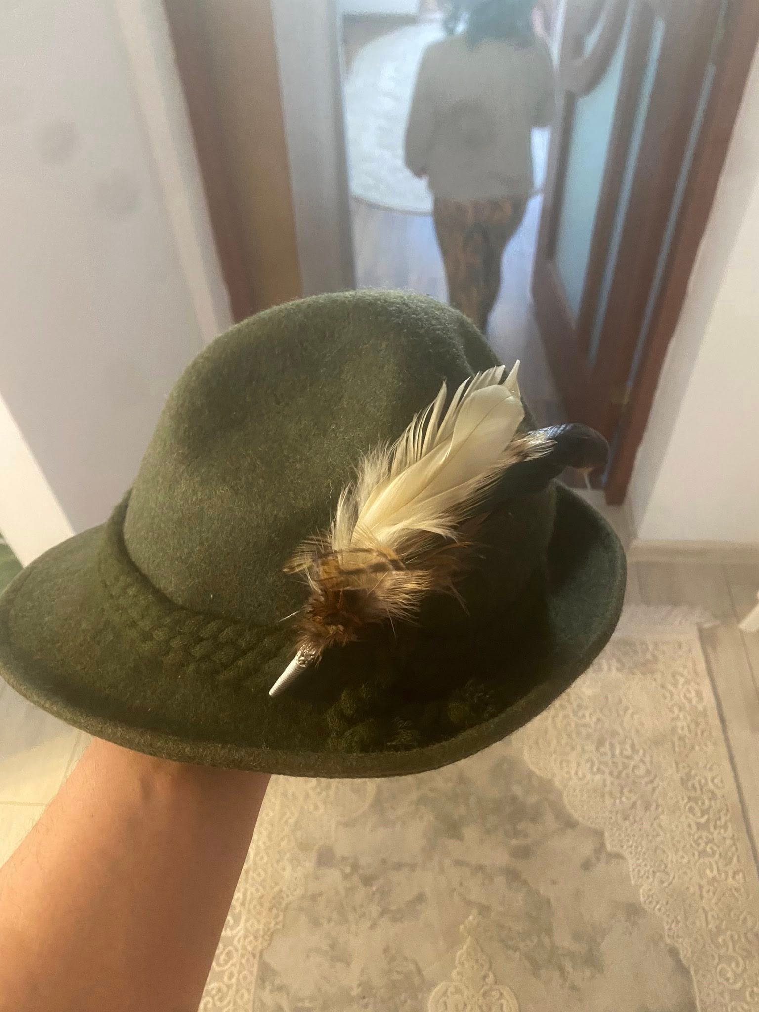 Vând pălărie vânător mărime 56,preț 150 lei