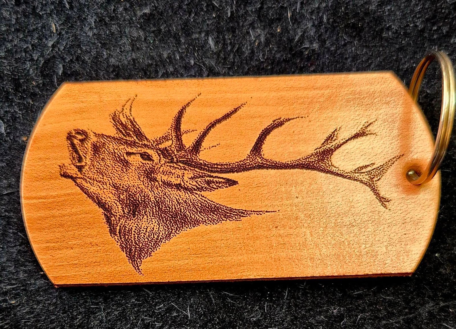 Brelocuri vanatoresti gravare pe piele, personalizate