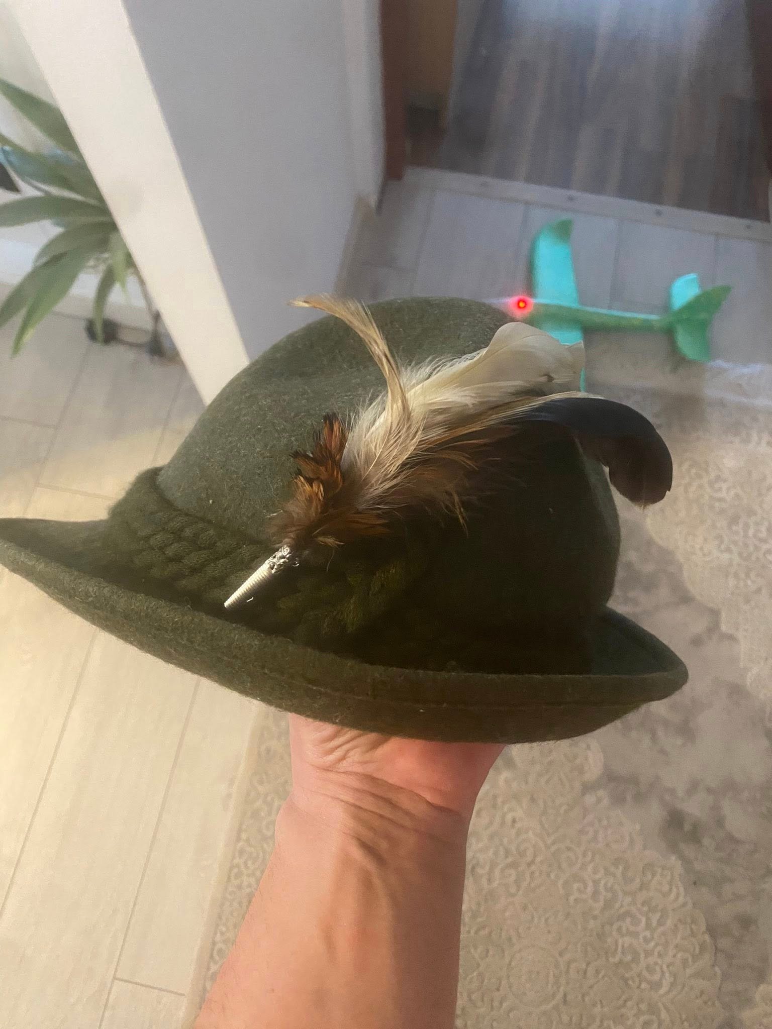 Vând pălărie vânător mărime 56,preț 150 lei