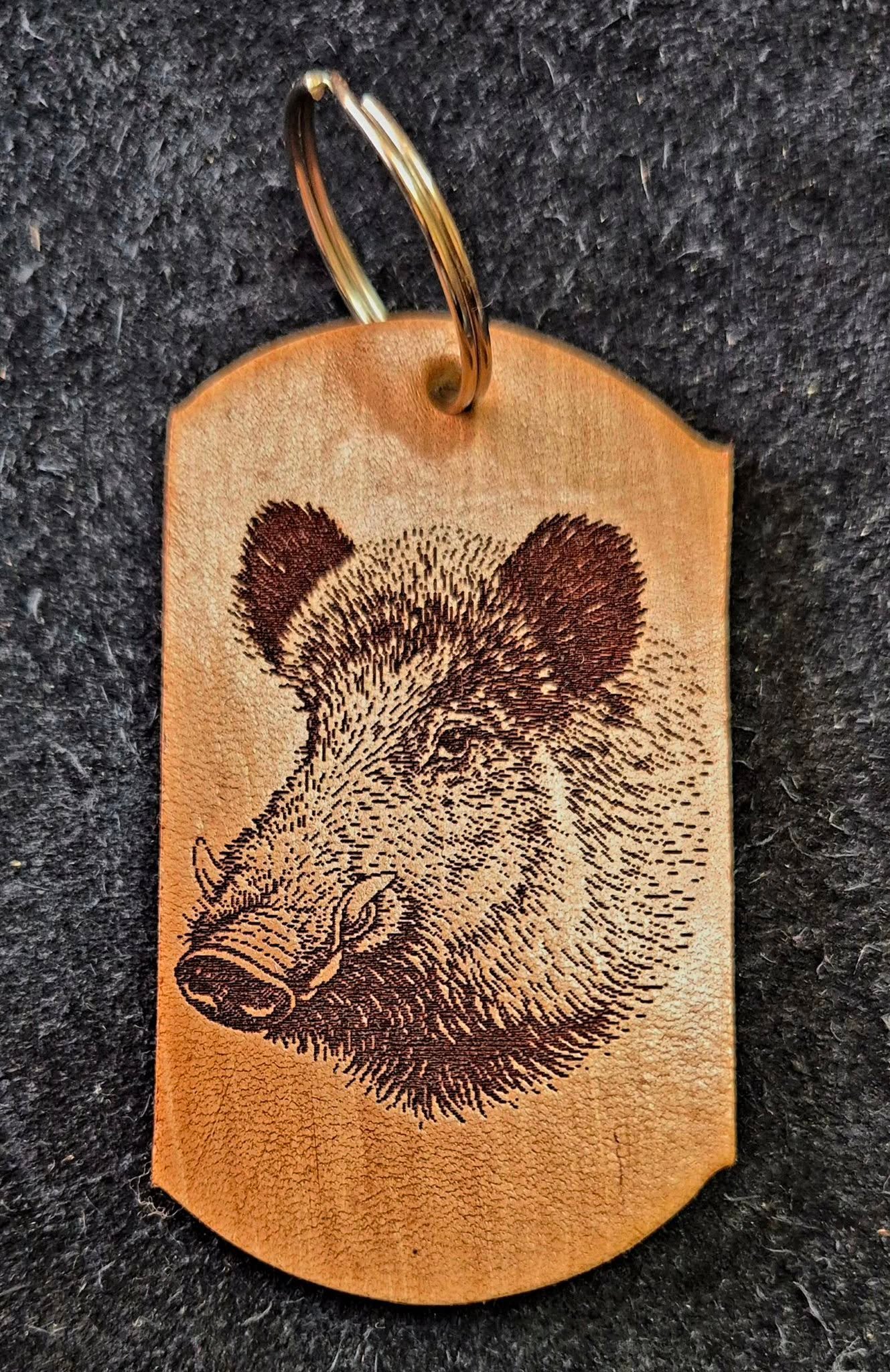 Brelocuri vanatoresti gravare pe piele, personalizate