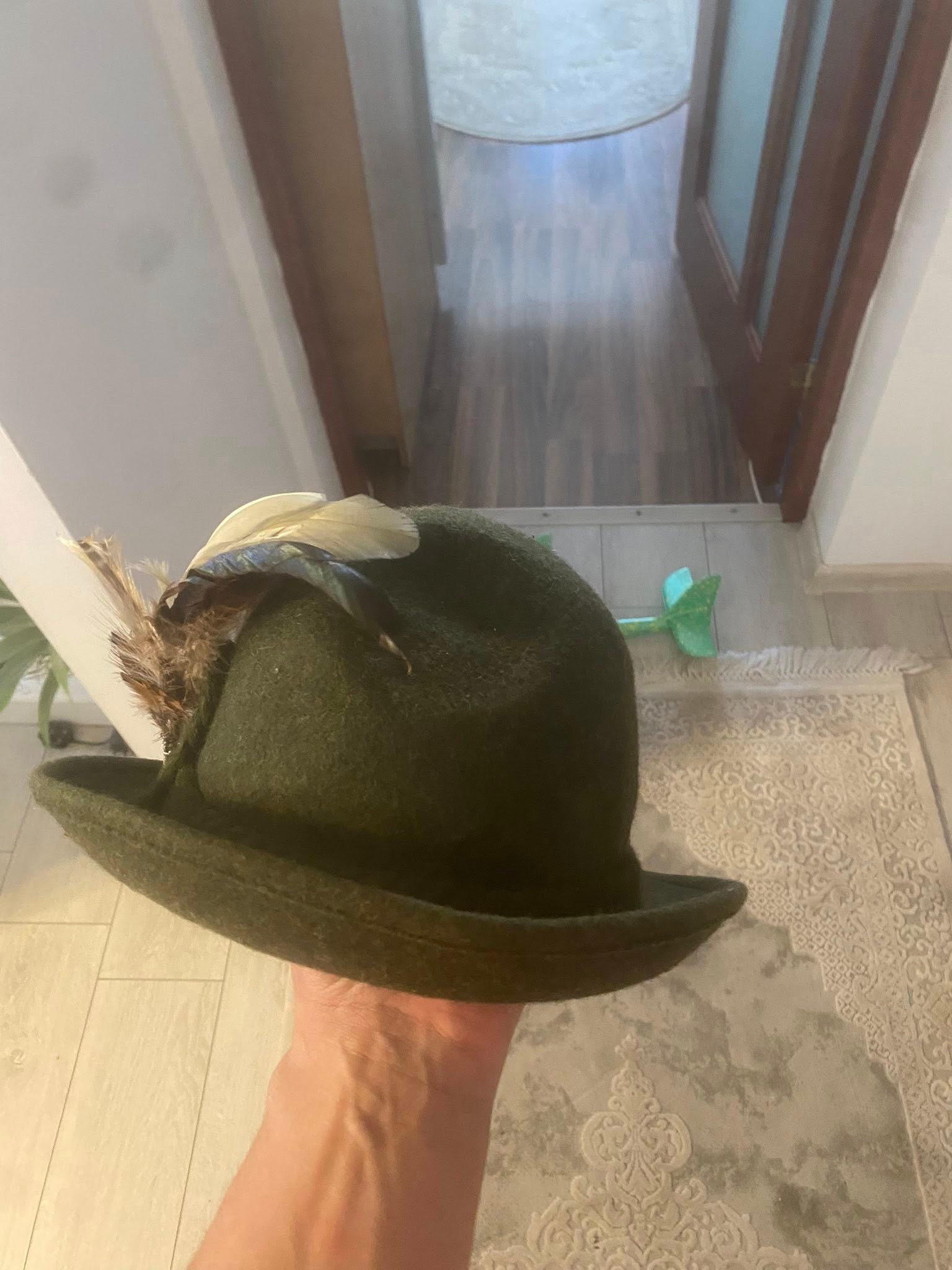 Vând pălărie vânător mărime 56,preț 150 lei