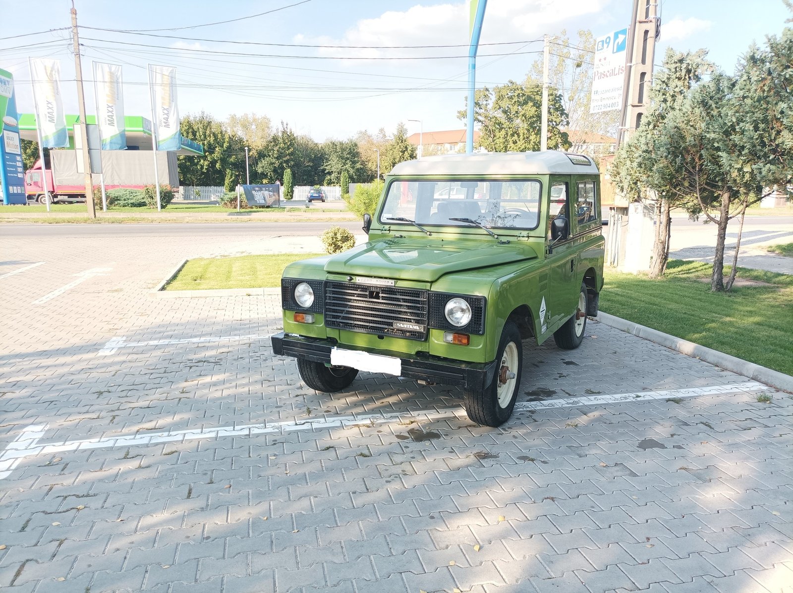 Land Rover Santana 88