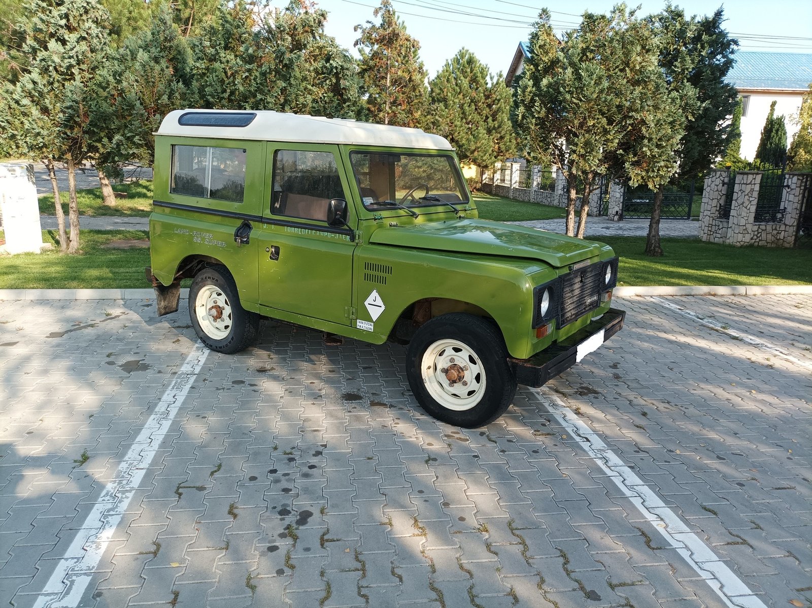 Land Rover Santana 88